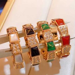 Luxury Jewelry Band Rings Baojia v High Edition Natural White Fritillaria Bone Female Plated 18k Rose Gold Snake Shaped Red Jade Marrow Set with Diamond Ring Qg0g