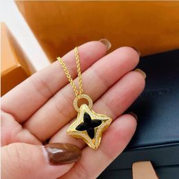 Luxury 18K Gold Silver Flower Pendants Necklaces Letter designer Jewellery for fashion women Sweater chain Elegant Lady collarbone necklace with Original gift box