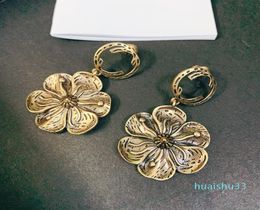 C2101 Stylish brass made from vintage gold flowers and stylish earrings with exquisite floral motifs and stunning female 4081532