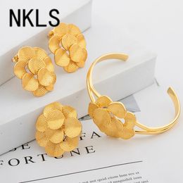Dubai 18K Gold Plated Cuff Bangle Fashion Flower Earrings Adjustable Ring Set African Luxury Womens Jewellery Wedding Party 240130