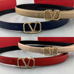 fashion leather material V-Shaped Letter Buckle Belt Versatile Stylish Accessory Waistband for Pants Matching the Latest Trends designer belt