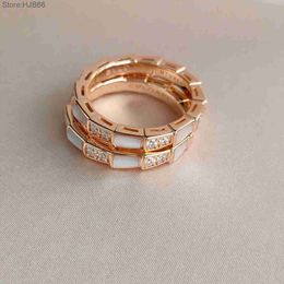 Y38x Luxury Jewellery Band Rings Baojia Bone Ring for Women 18k Plating Thick v Gold Narrow Wide Plate White Beimu Red Jade Marrow Malachite Snake Shaped Couple Ooeg