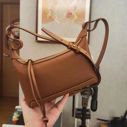 Waist Bags 23 Niche Design Leather Bag Fashionable And Versatile Shoulder Can Be Crossbody Worn