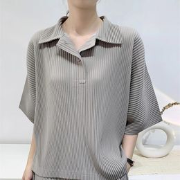 Women's T Shirts Miyake Pleated Classic POLO Collar Two Button T-shirt 2024 Spring And Autumn Ladies Short Sleeve Loose Casual Top Women