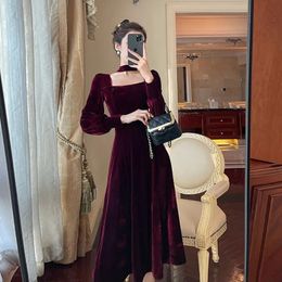 Sexy Dress Women French Retro Vintage Square Collar Waist Office Lady Wine Red Golden Velvet Autumn and Winter Female Clothing 240129