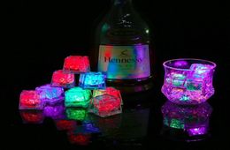 LED Ice Cubes Party Flash Novelty Lighting Auto Changing Crystal Cube WaterActived Lightup 7 Colour For Decor Light Up Bar Club W5657413