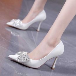 Scarpe eleganti Scarpe eleganti a punta con bocca bassa e fiocco di diamanti Tacchi alti Primavera Nuovo stile Sorelle Scarpe slim