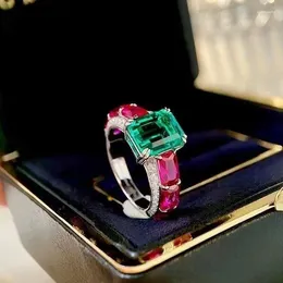 Cluster Rings 2024 Vintage Two Tone Lab Emerald Luxury Wedding Band Ring For Woemn Princess Cut CZ Delicate Engagement Finger Jewellery