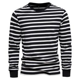 Simplicity Stripe Print T Shirt For Men Fashion Comfortable Cotton Long Sleeve Tshirt Leisure Oneck Pullover Autumn Loose Tops 240123