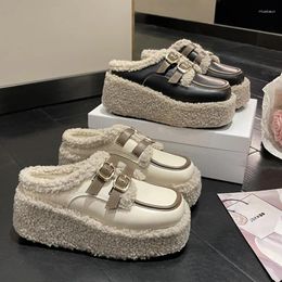 Slippers Med On A Wedge Shoes Flat Cover Toe Slides Fashion Slipers Women Platform Luxury 2024 PU Rubber Short Plush