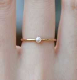 band luxury elegant line fashion wild inlaid pearl ring simple women039s 18k Gold jewelry1420997