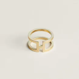 Scarves En Rond Scarf Ring Letter Shape Buckle Shawls Holder Elegant Style Accessories Gift