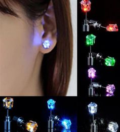 Women Men LED Gadget Fashion Jewelry Light Up Crown Crystal Drops Creative Modern Lighting Earrings Retail Packagea19a36a067455399