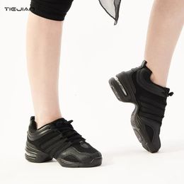 Womens Dance Shoes Breathable Mesh Fabric Black Soft Soled Jazz Shoes Salsa Square Dance Modern Dance Shoes 240124