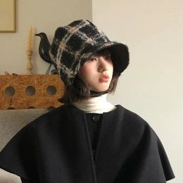 Berets British Style Retro Plaid Bomber Hats For Women Double-sided Wear Winter Fashion Warm Ear Protection Flying Men's Caps