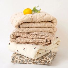 Winter Warm Baby Quilt Cotton Comforter Quilted Blanket Soft Nap Cover Bed Thick born Infant Swaddle Wrap Bedding 240127