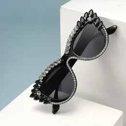 Sunglasses 2024 Latest Diamond Ladies Brand Designer Cat Eye Party Glasses Rhinestone Season Travel Decoration Eyewear
