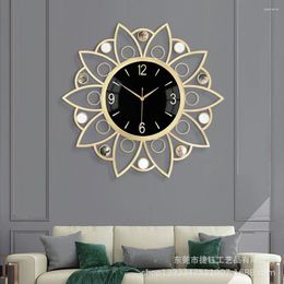 Wall Clocks Modern Creative Clock Indoor Living Room Decoration Shell Light Luxury Copper Silent Household