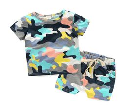 Tute sportive mimetiche per bambini per bambini tshirt in cotone per bambini set di abbigliamento in due pezzi estate 2019 set di vestiti per ragazze per neonati8309729