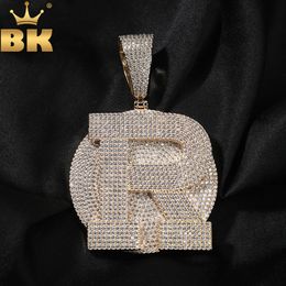 TBTK Custom Initial Letter Round Pendant Personalized Medallions Micro Paved Out Cubic Zirconia Hiphop Jewelry For Men 240119