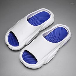 Slippers Trend Man Unique Design Lightweight Solid Colour Fashionably Simple Men Summer Slipper Fashion Beach Anti-slip Shoes