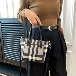 Fashionable 2024 New Large Capacity Handbag Single Shoulder Crossbody Female Versatile Trendy Women's Bag 75% factory direct sales
