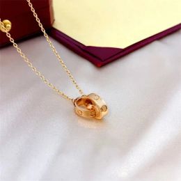 2024 colar para mulher amor jóias pingente de ouro anel duplo de aço inoxidável jewlery moda oval anéis de bloqueio clavicular cadeia colares designerQ1