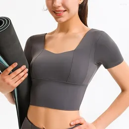 Yoga Outfit Tops Short Sleeve Breathable Nylon Sport Shirts Elastic Bulid In Bra Comfortable Workout For Women