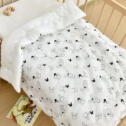 Drop Korean Cream Baby Quilt Pure Muslin Cotton Blanket Four Seasons Warm Soft Swaddle Wrapped Bedding 240127