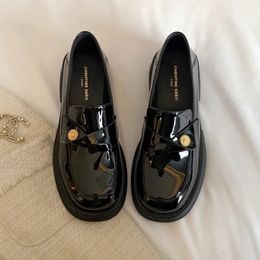 Women Low Heels Shoes Small Gold Coin Decorative Buckle Black Leather Outdoor Platform Loafer Female Versatile 240126