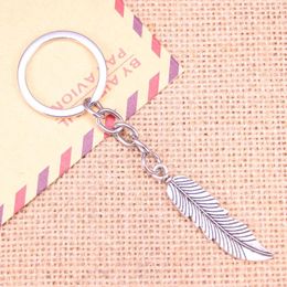 Keychains 20pcs Fashion Keychain 45x11mm Feathers Tree Leaf Pendants DIY Men Jewellery Car Key Chain Ring Holder Souvenir For Gift