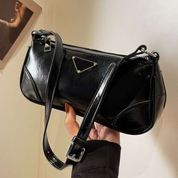 Oil Wax Leather 2023 Autumn/winter Vintage New Style French Stick Simple Handheld Single Shoulder Underarm Bag, Women's Bag 75% factory direct sales