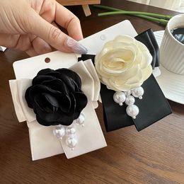 Brooches Korean Fashion Fabric Camellia Flower For Women Elegant Pearl Bow Corsage Lapel Pins Wedding Badge Jewellery Gifts