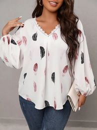 Finjani Plus Size Casual Feather Print T-Shirts V-neck Lace-trimmed Blouses Top Lantern Sleeve Womens Tee 240202