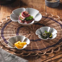 Plates Ceramic Plum Blossom Sauce Plate Pot Seasoning Dipping Dish Creative Snack Salted Vegetable Fruit Salad Dessert Bowl