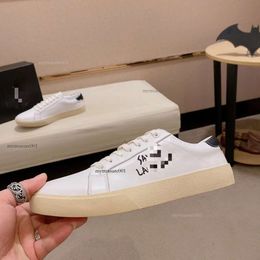 French Shoes Saint Ts Women Men Shoes New First Layer Cowhide Tide Low Youth Trend Designer Shoes Candy Color Black and White Summer Test Shoes 225