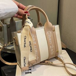 A Niche for Women in New Fashionable High end Handbag with Shoulder Bag Internet Famous and Trendy Crossbody Tote factory direct sales