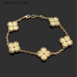 Designer Cleef Braclet Four Leaf Clover Bracelet Van Clover Bracelet Luxury Link Chain Bracelet Fourleaf Clef Clover Womens Fashion 18k Gold Bracelets Jewellery Mult