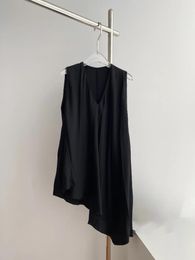 Men's Casual Shirts Asymmetrical Pleated Satin Top V-neck Sleeveless Loose Version Simple Lines Romantic Pleats Rich