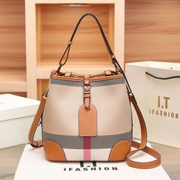 Hong Kong Genuine Leather Bucket for Women s New Internet Famous Plaid Handbag with A High end Feeling Single Shoulder Crossbody Bag 75% factory direct sales