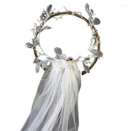 Headpieces Y1UB Single Layer Bridal Veil With Wreath Shoulder Length White Tulle Simple Cut Short Sheer Veils Engagement Decoration