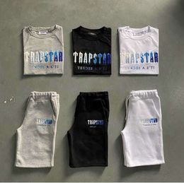 Mens Trapstar T Shirt Set Letter Embroidered Tracksuit Short Sleeve Plush Shorts Motion design 9221ess