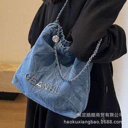 Denim for Women s New Autumn and Winter Leisure Diamond Grid Chain Shoulder with Large Capacity Commuting Tote Bag factory direct sales