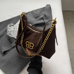 Winter New Simple and Fashionable Women s Handbag Solid Color Chain Plush Single Shoulder Casual Bag factory direct sales