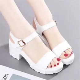 Slippers Wide Heel Breathable To Be Home Girl 2024 Shoes Woman Sandals Sneakers Sport From Famous Brands Teniis Bascket