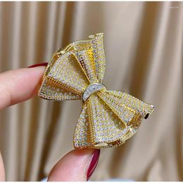 Brooches SUYU Fashionable Bow Moon Brooch Inlaid With Cubic Zirconia Atmosphere National Style Versatile And Simple To Wear