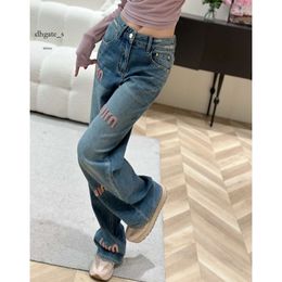 pantaloni Autunno/inverno nuovi jeans opachi ricamati a gamba dritta a vita alta per donne, donne alla moda e versatili