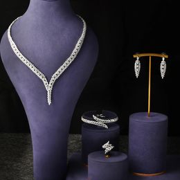 2023 Selling African 4Piece Bridal Jewelry Set Fashion Dubai Jewelry Set Womens Wedding Party Accessories Design 240122