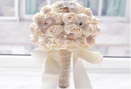 Handmade Rose New Bridal Bouquet Wedding Accessories Brooch Crystal Pearl Wedding Bouquet Holding Flowers5855136