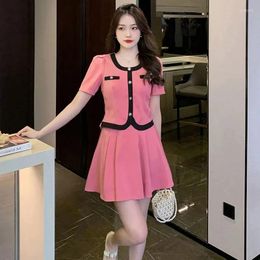 Work Dresses Short Sleeved Top Half Skirt Two-Piece Fashionable Pink Black Pleated Set Conjuntos Cortos